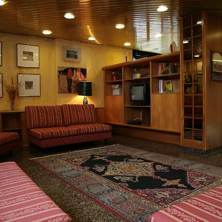 מלון Longobardo 4*